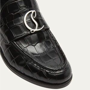 NWT CHRISTIAN LOUBOUTIN
Croco Medallion Flat Loafers
Size 40 EU
Woman’s